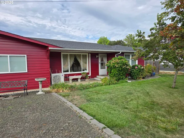 $359,900 | 150 Buena Vista Lane, Roseburg, OR 97471