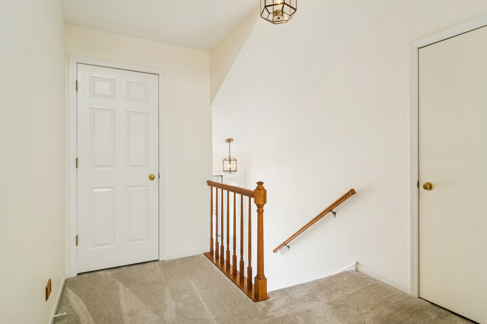 534 Park View Terrace, Unit 534 Buffalo Grove, IL 60089 - Photo 3 of 17 a view of an entryway with staircase