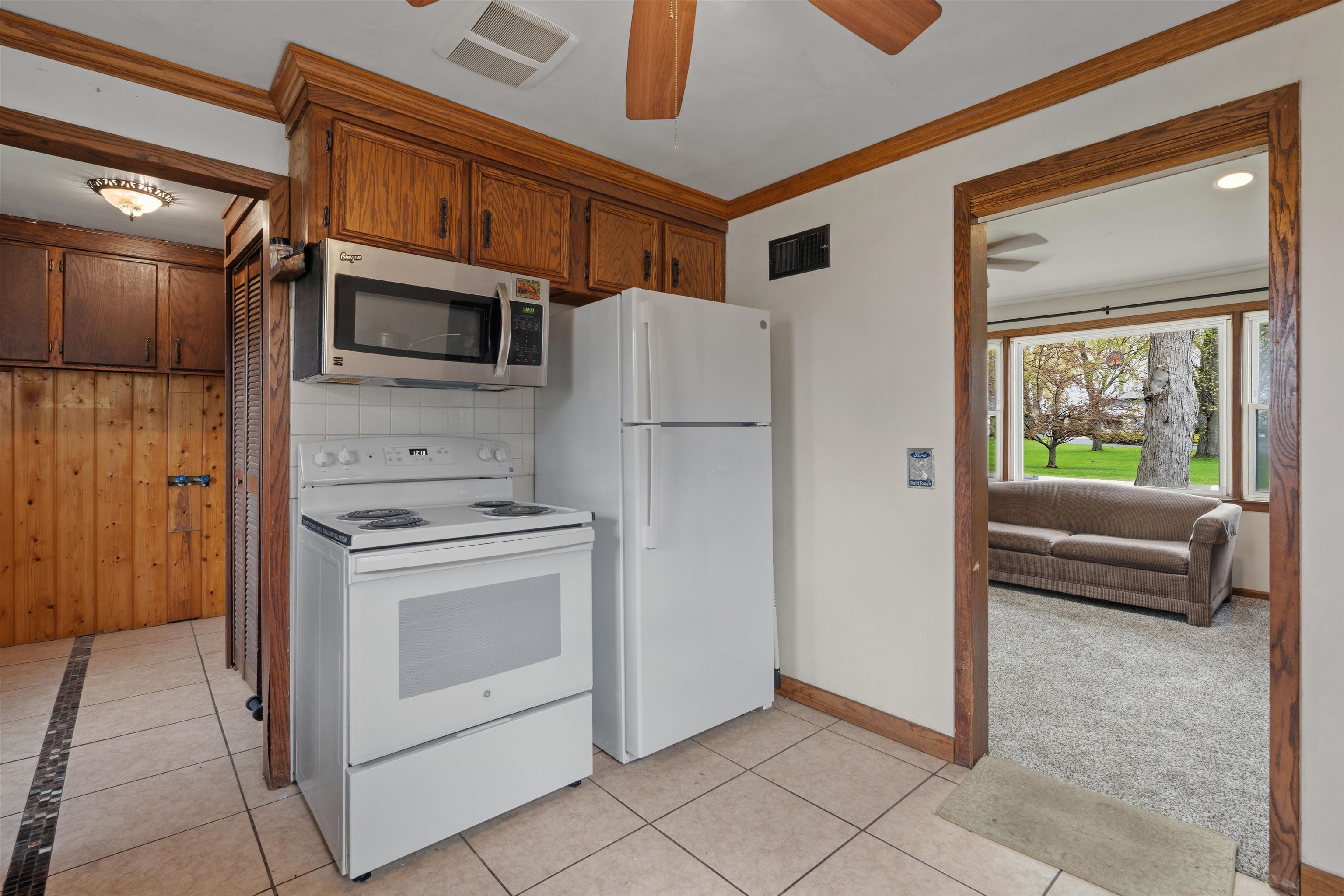 607 Hunters Point Road Neenah, WI 54956 - Photo 11 of 32