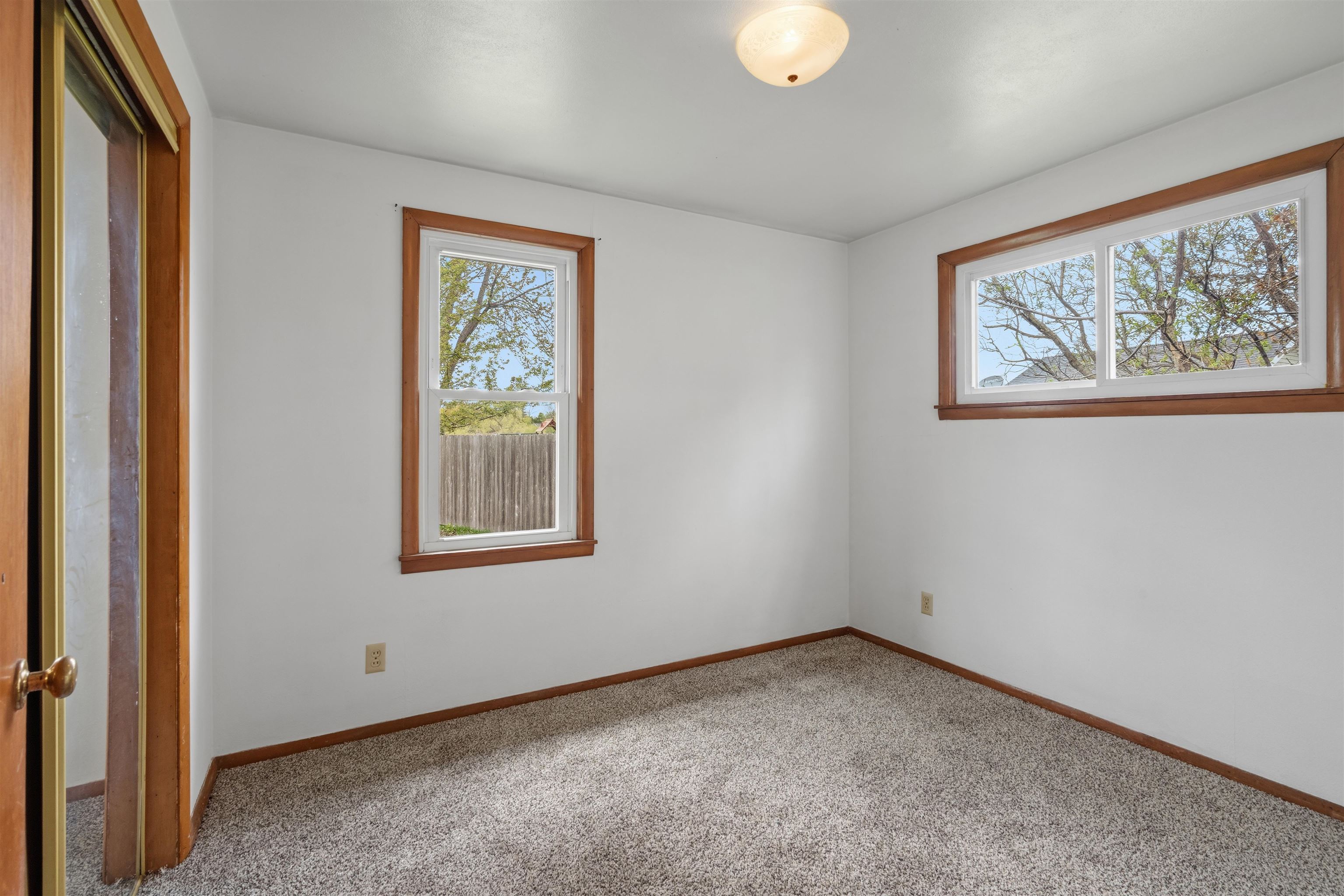 607 Hunters Point Road Neenah, WI 54956 - Photo 14 of 32