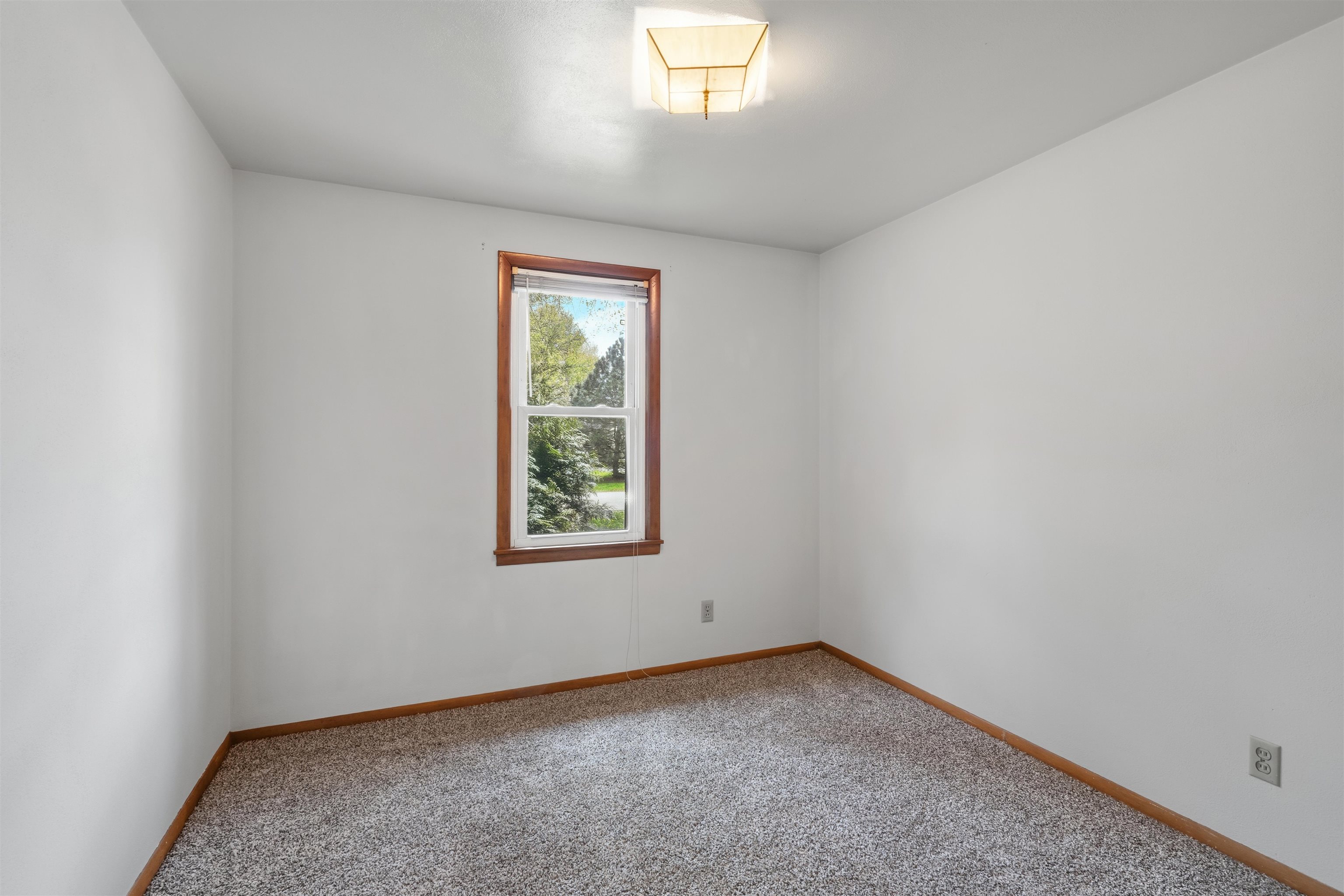 607 Hunters Point Road Neenah, WI 54956 - Photo 16 of 32