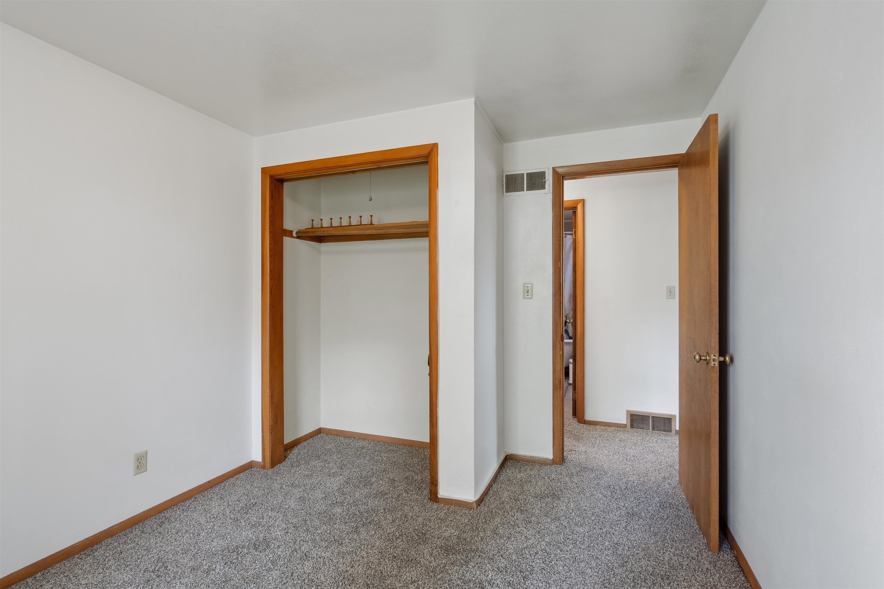 607 Hunters Point Road Neenah, WI 54956 - Photo 17 of 32