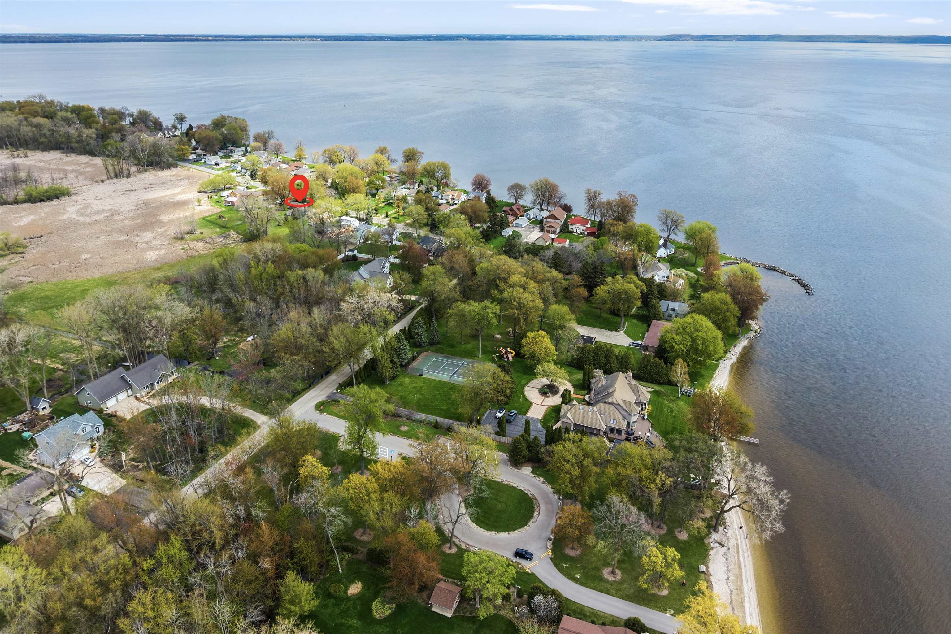 607 Hunters Point Road Neenah, WI 54956 - Photo 25 of 32