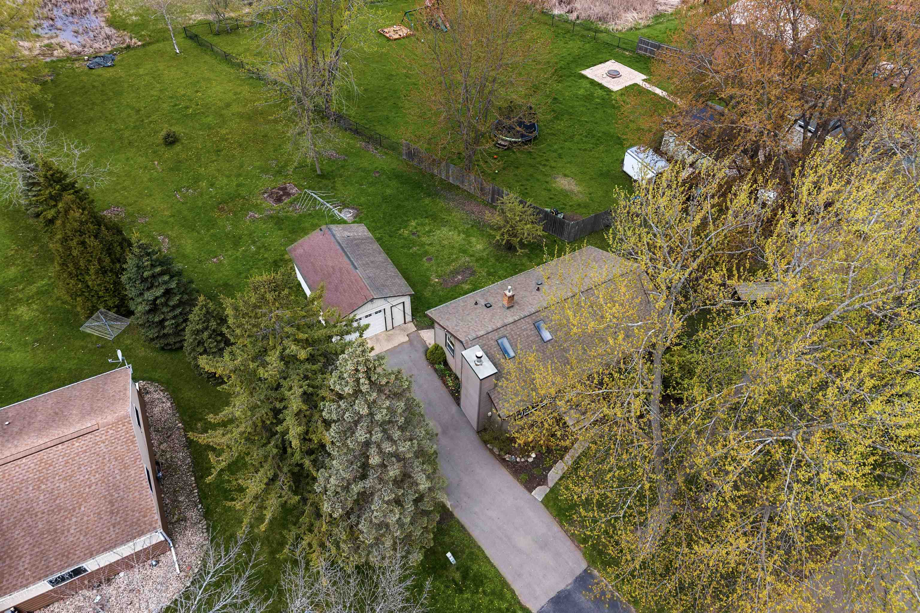 607 Hunters Point Road Neenah, WI 54956 - Photo 31 of 32