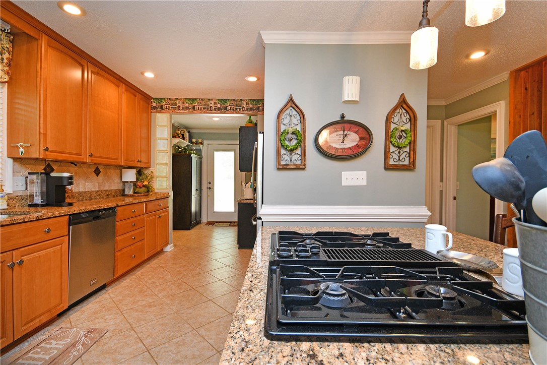 1205 Northampton Road Anderson, SC 29621 - Photo 8 of 27