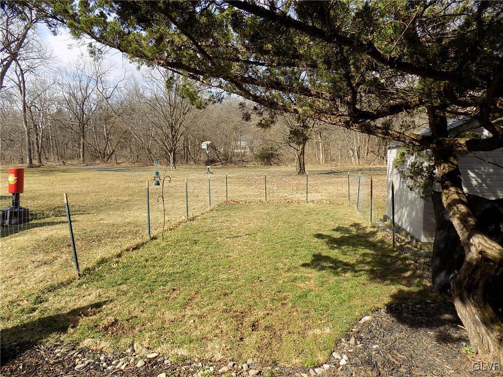 1550 Creekside Road Whitehall, PA 18052 - Photo 24 of 27