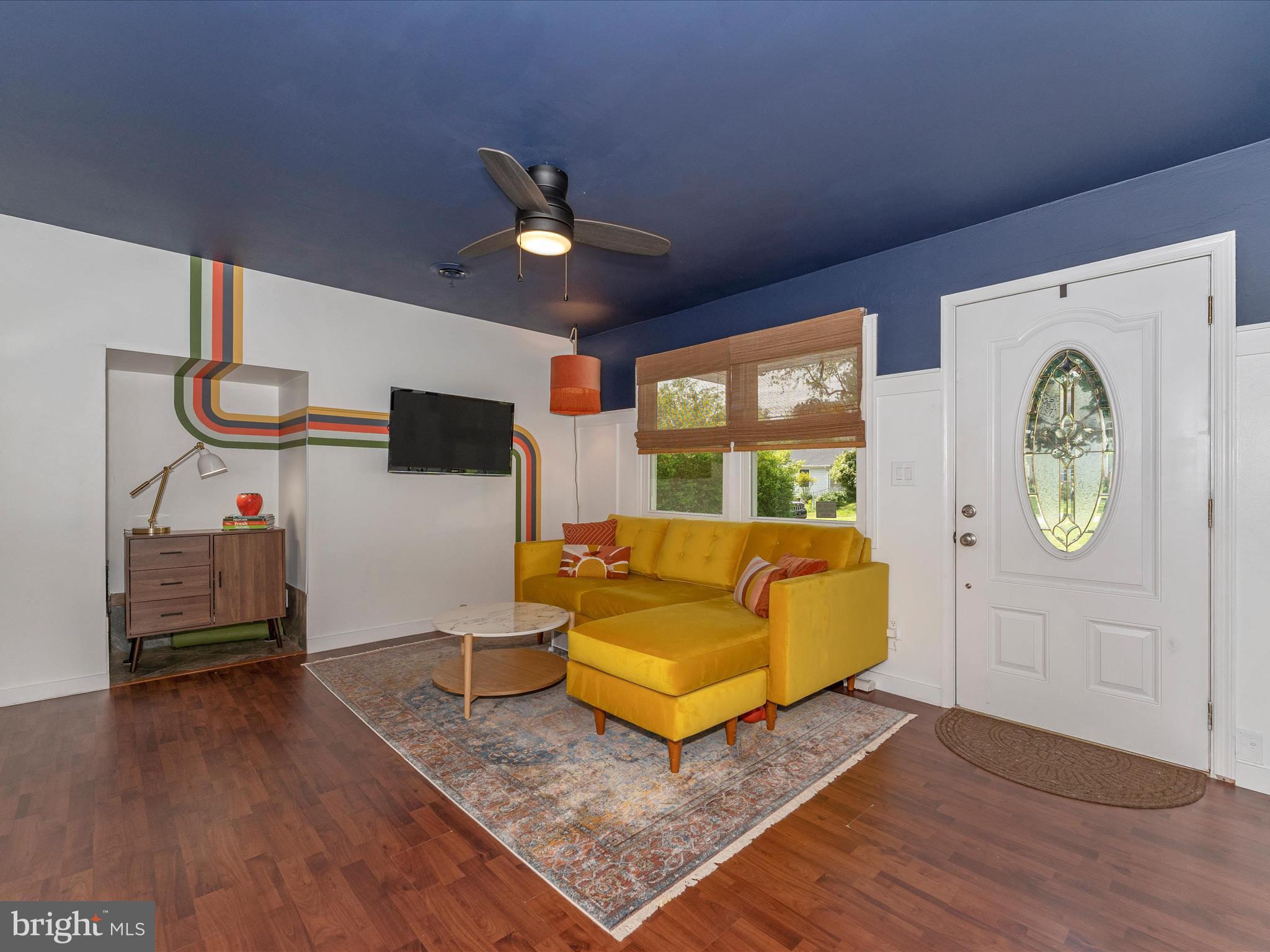9409 Boulder Road Frederick, MD 21702 - Photo 11 of 48 Living Room