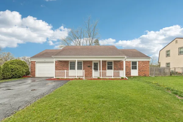 $430,000 | 2 Emerson Drive, Schaumburg, IL 60193