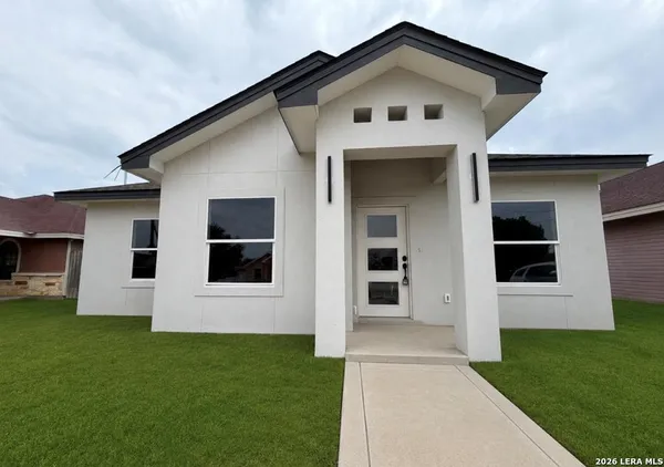 $259,900 | 164 Richard Ln Drive, Eagle Pass, TX 78852
