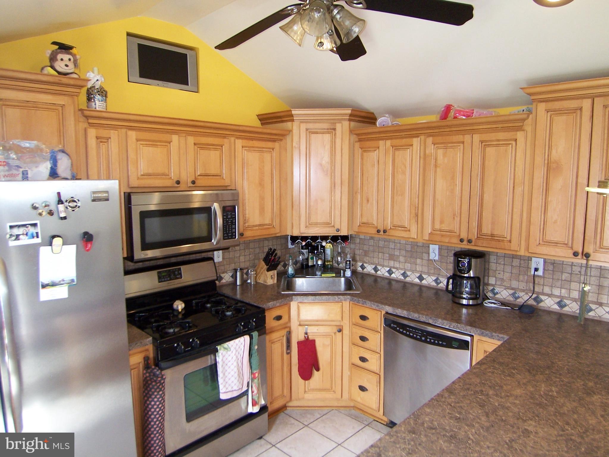 2402 Zion Road Baltimore, MD 21227 - Photo 12 of 28 Gallery Image 12