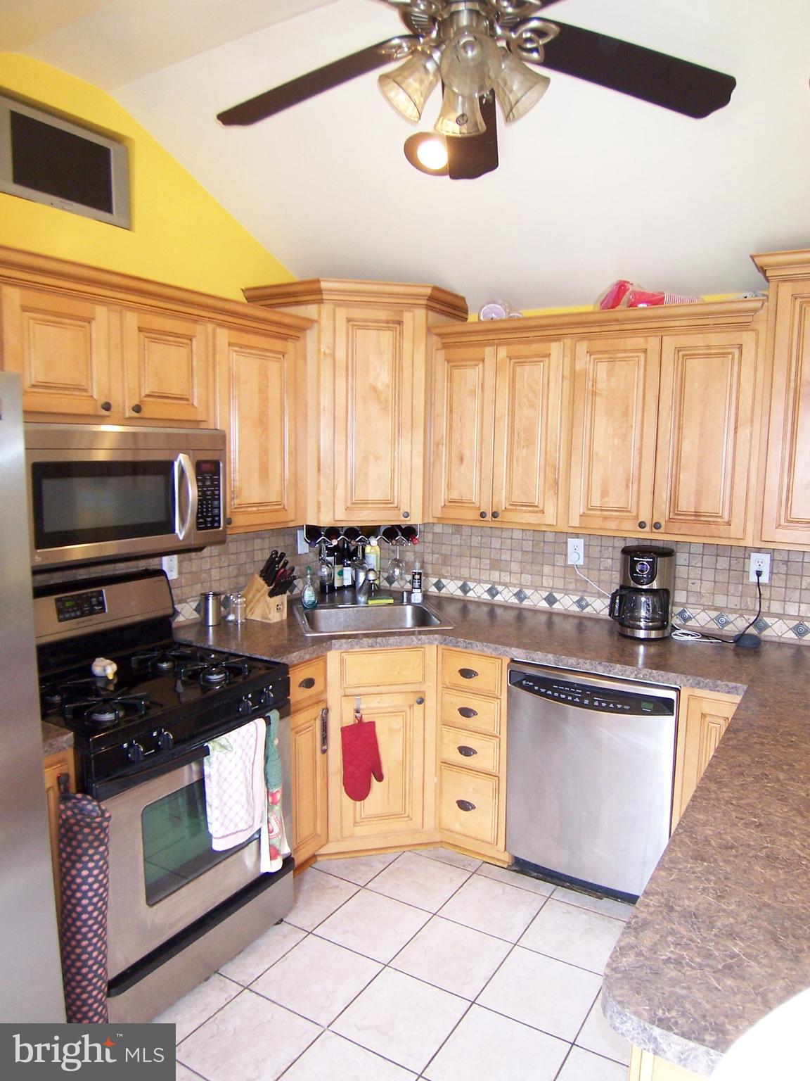 2402 Zion Road Baltimore, MD 21227 - Photo 13 of 28 Gallery Image 13