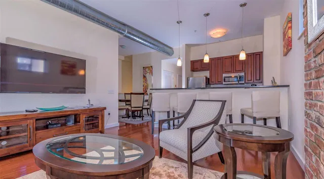 $4,800 | 340 Grove Street, Unit 3A, Jersey City, NJ 07302