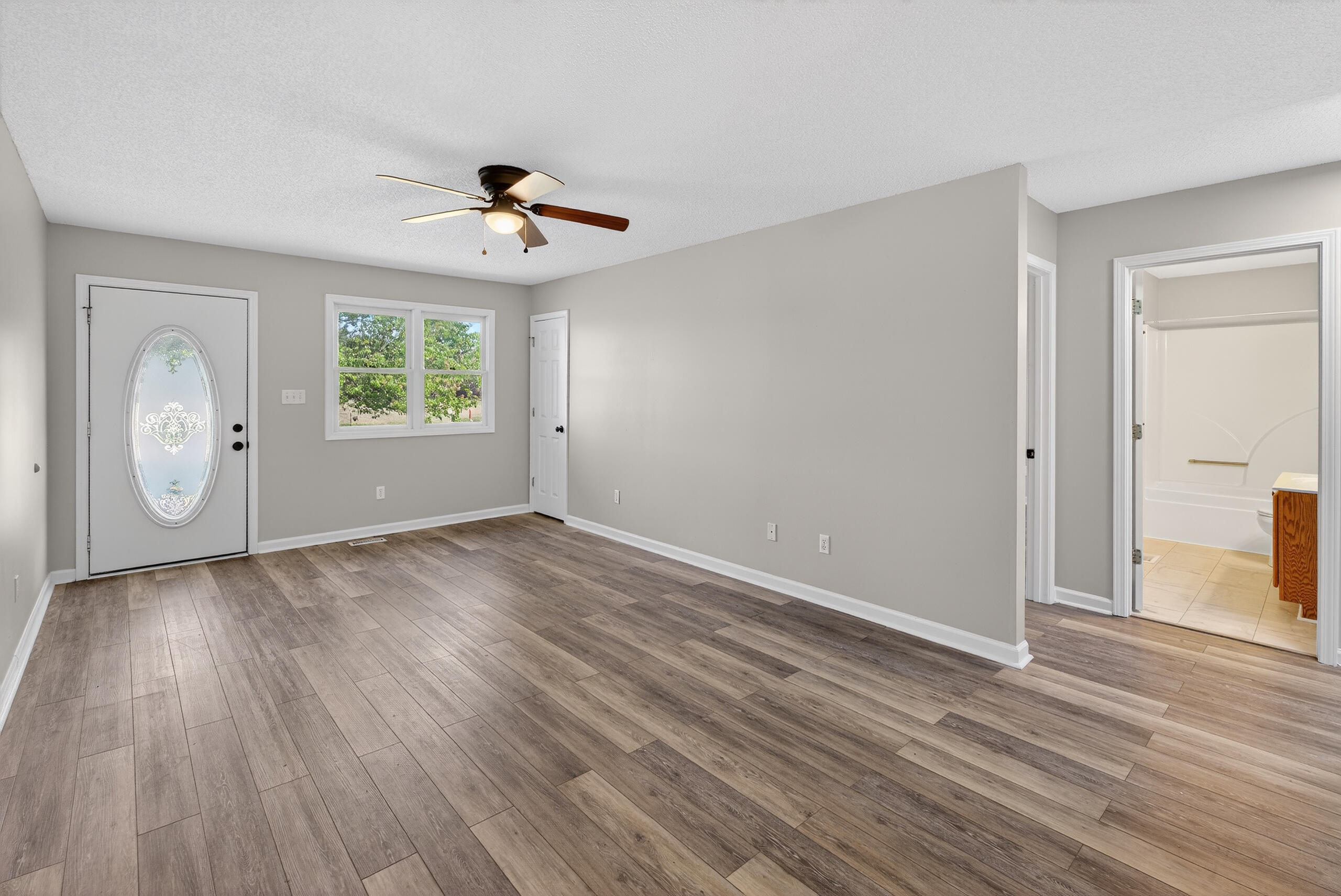 407-409 Walnut Road Boaz, KY 42027 - Photo 3 of 35 Livingroom