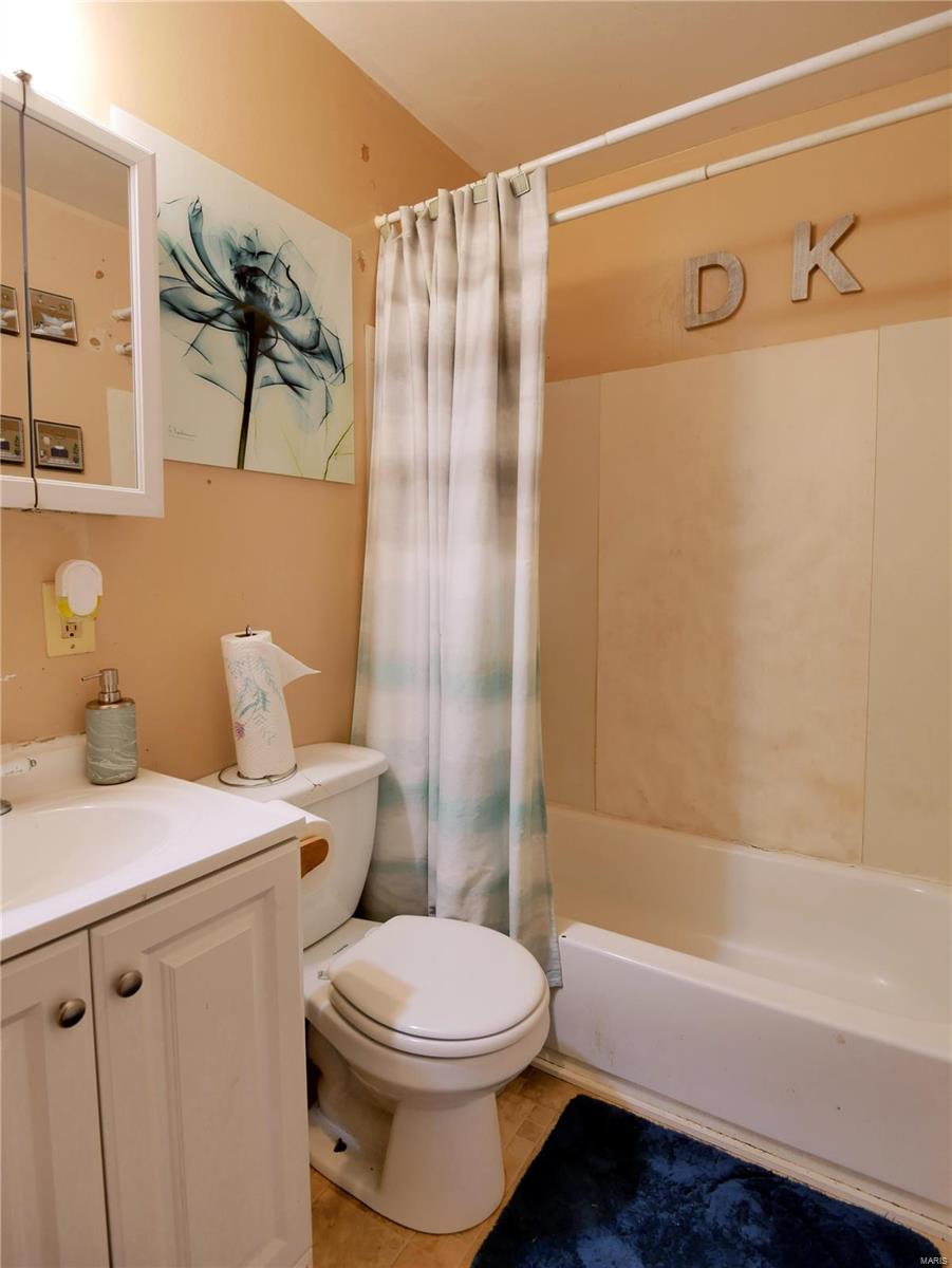 120 Ben Nevis Road St. Louis, MO 63137 - Photo 4 of 16