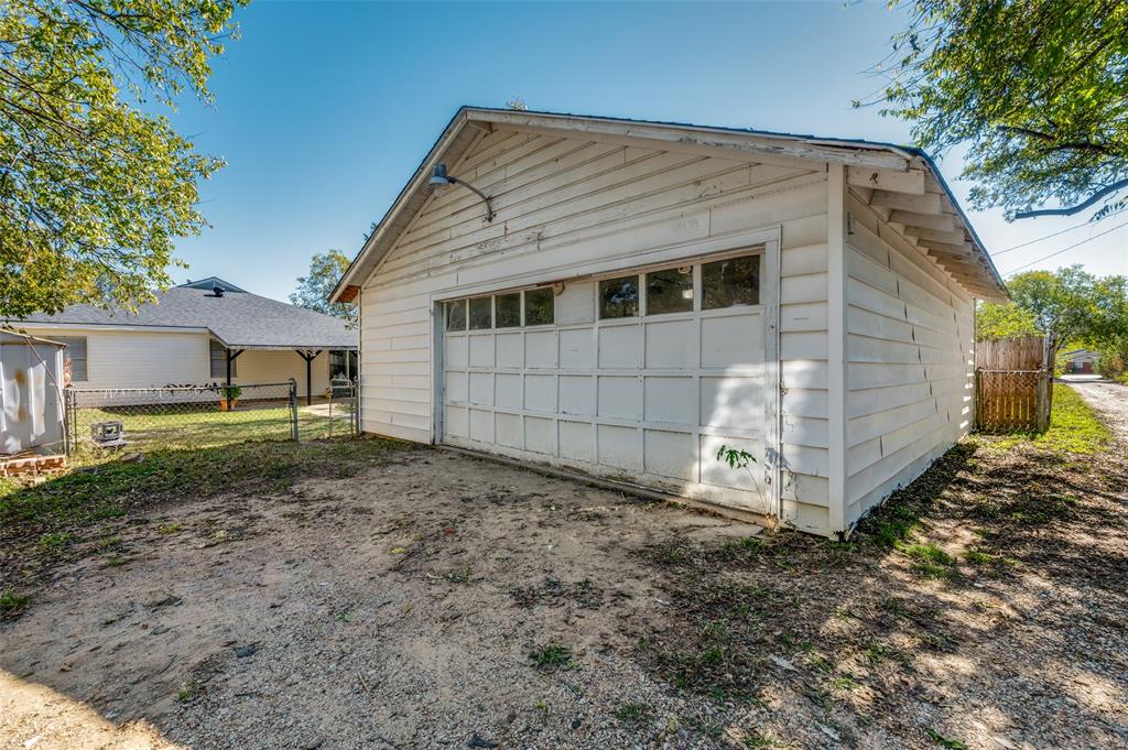 733 Southeast 3rd Street Grand Prairie, TX 75051 - Photo 24 of 24 View of detached garage