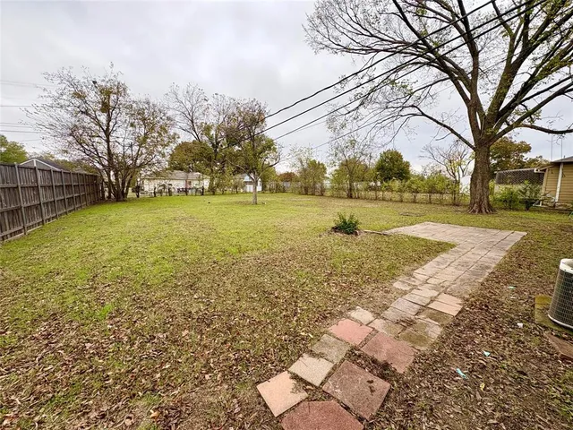 $1,300 | 315 Hillside Avenue, Richardson, TX 75081