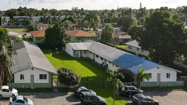 a view of a patio in backyard