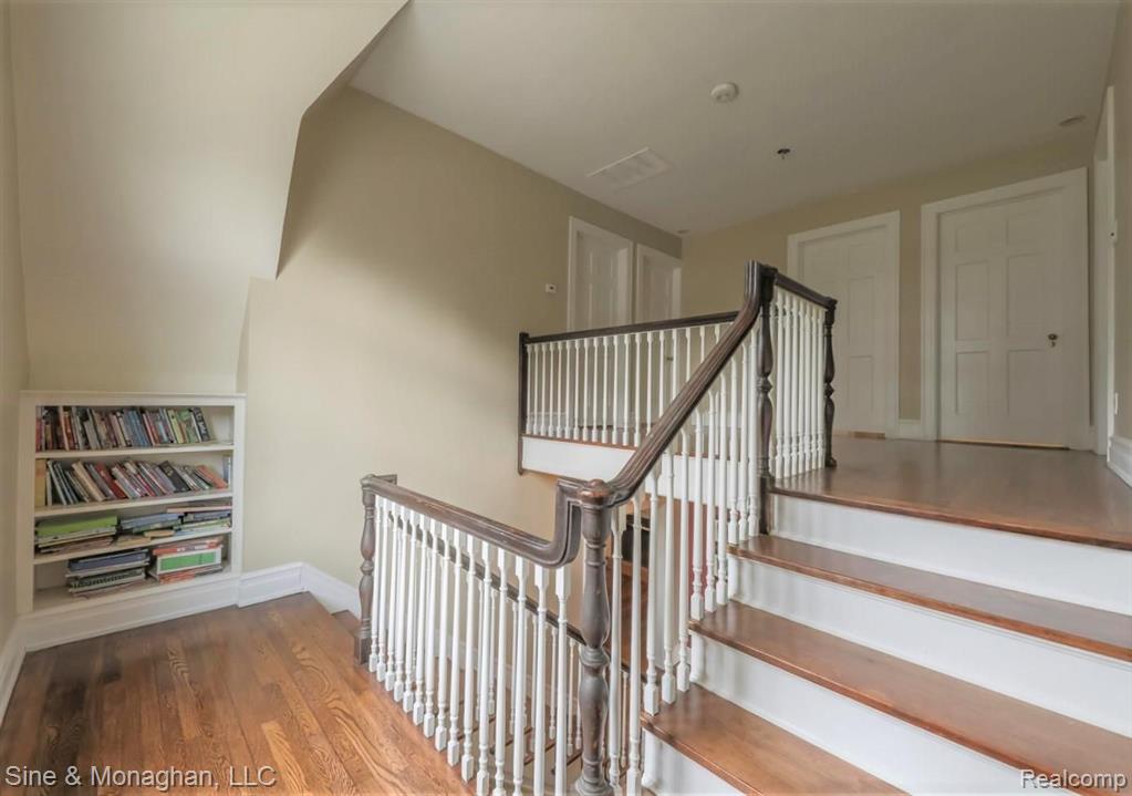 36 Colonial Road Grosse Pointe Shores, MI 48236 - Photo 25 of 60