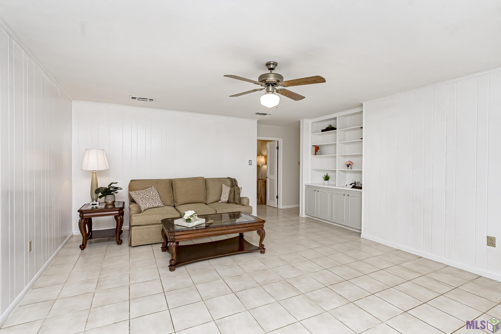 630 Rue Crozat Baton Rouge, LA 70810 - Photo 14 of 46 Super-sized Family Room