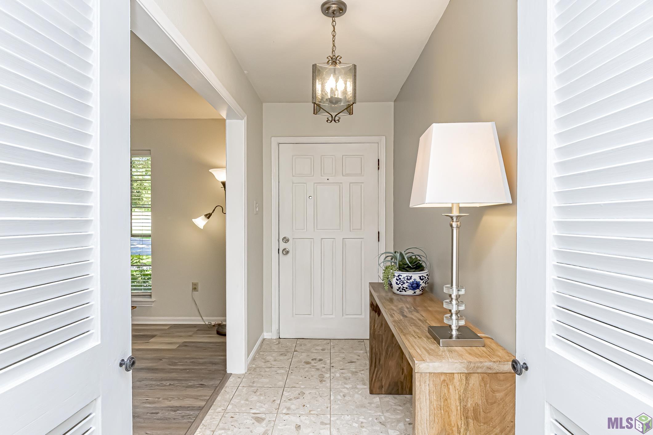 630 Rue Crozat Baton Rouge, LA 70810 - Photo 28 of 46 Foyer