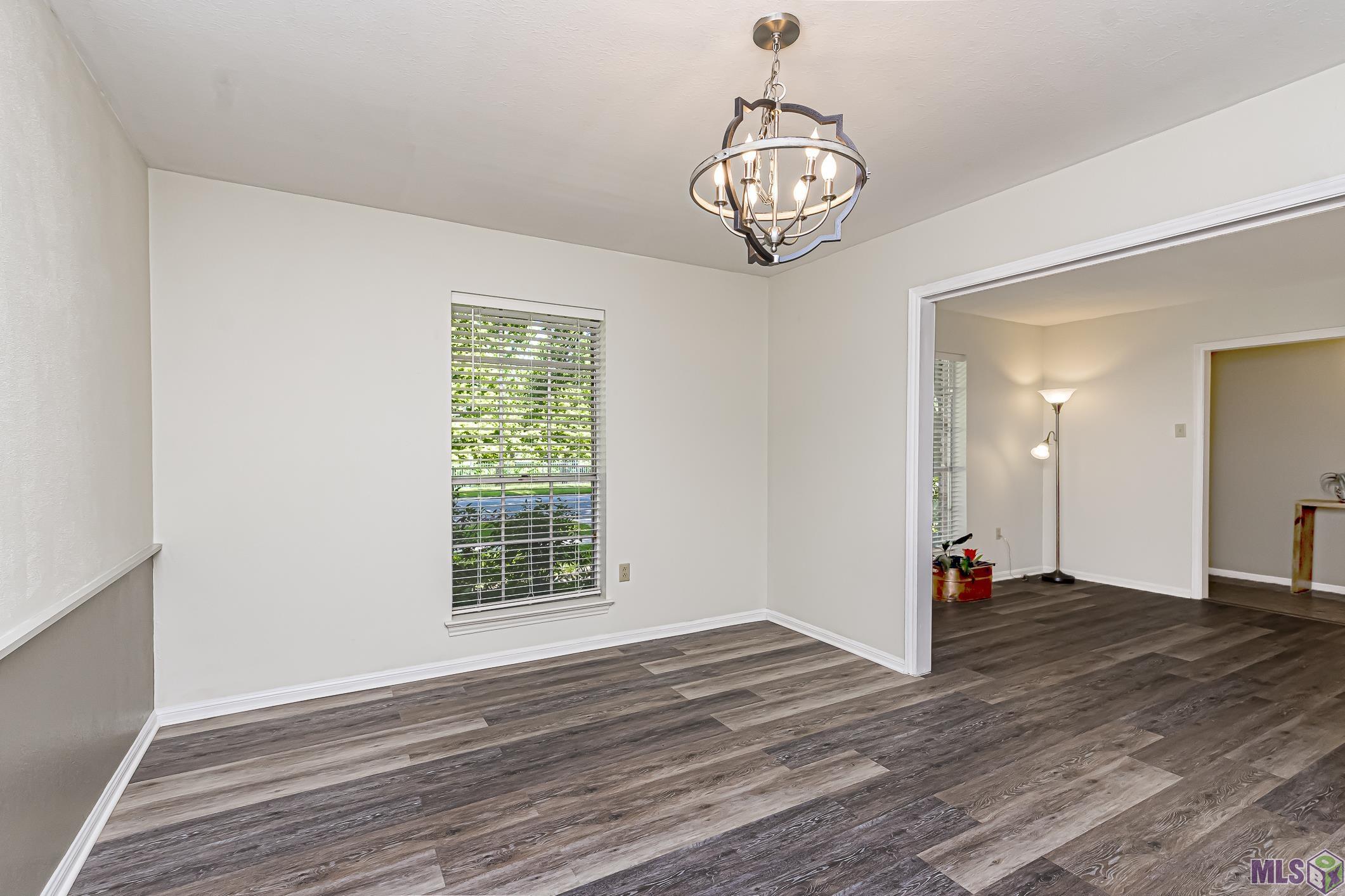 630 Rue Crozat Baton Rouge, LA 70810 - Photo 29 of 46 Dining Room - Open to Kitch & LR