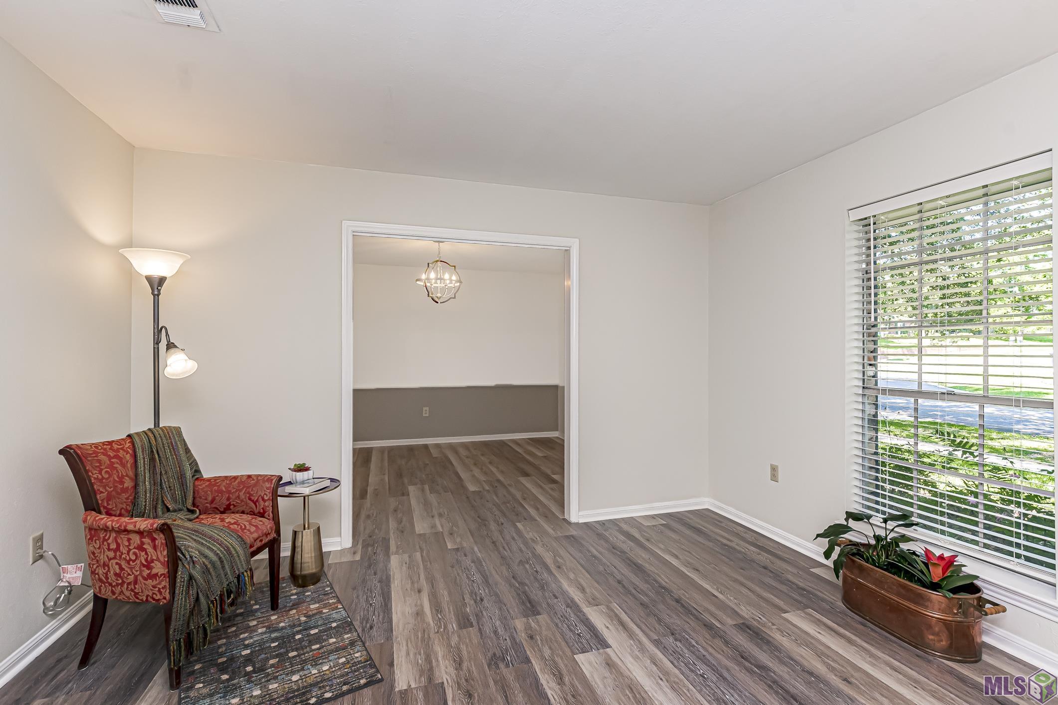 630 Rue Crozat Baton Rouge, LA 70810 - Photo 30 of 46 Living Room