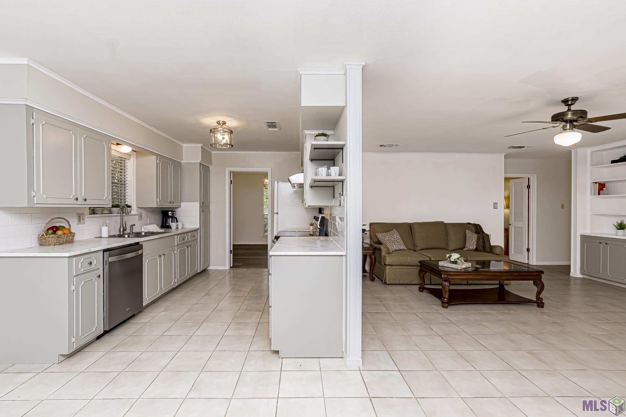 630 Rue Crozat Baton Rouge, LA 70810 - Photo 10 of 46 Kitch-B'Fast-Family Rm