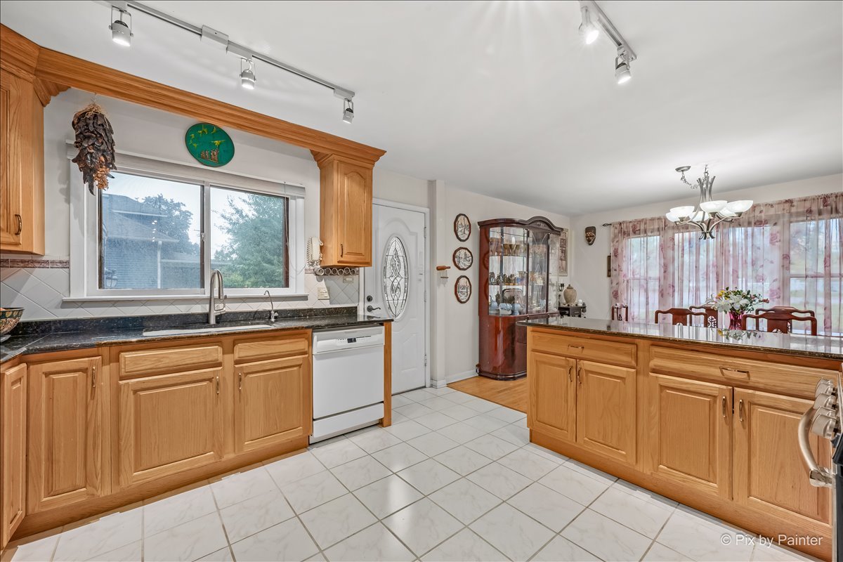2530 Old Glenview Road Wilmette, IL 60091 - Photo 14 of 35