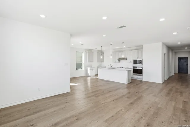 $389,020 | 434 Nightingale Avenue, Marion, TX 78124