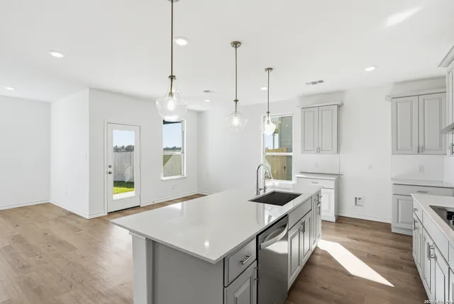 $389,020 | 434 Nightingale Avenue, Marion, TX 78124