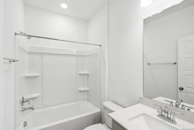 $389,020 | 434 Nightingale Avenue, Marion, TX 78124