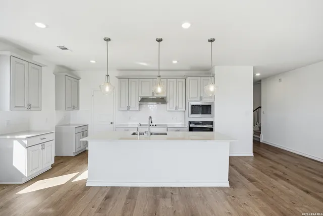 $389,020 | 434 Nightingale Avenue, Marion, TX 78124