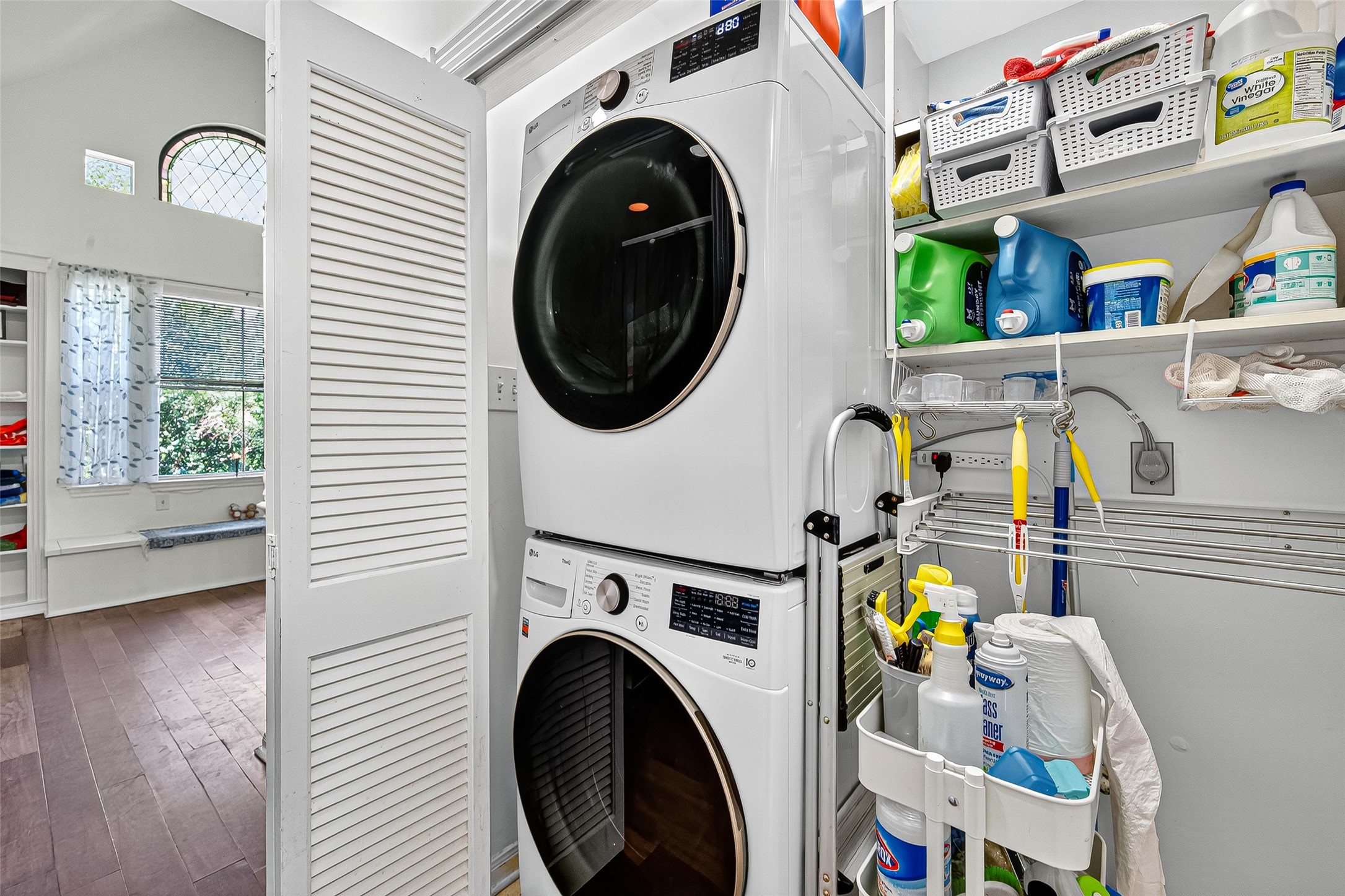 10116 Brighton Lane Houston, TX 77031 - Photo 29 of 50 a utility room with dryer and washer