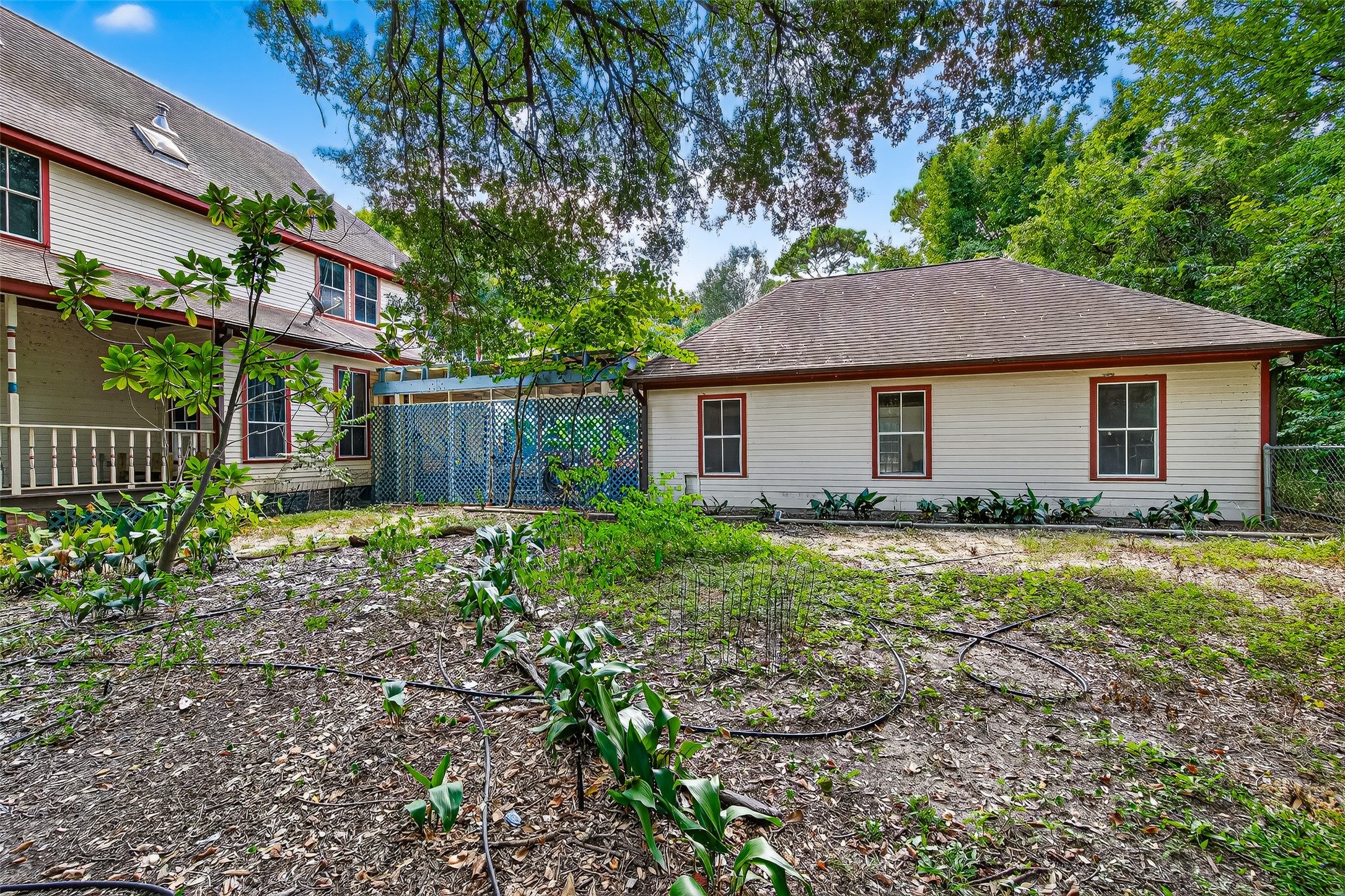 10116 Brighton Lane Houston, TX 77031 - Photo 7 of 50 a house view with a backyard space