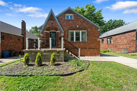$424,900 | 8510 Antler Drive, Richmond Heights, MO 63117