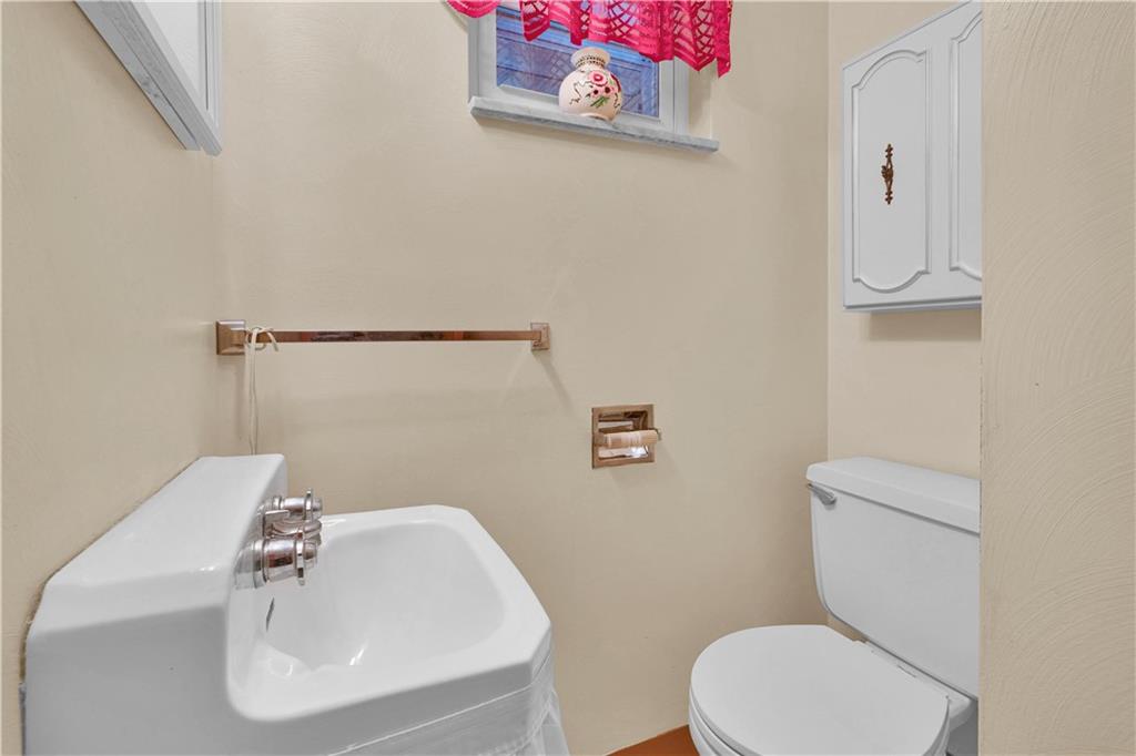 3767 Mt Troy Road Pittsburgh, PA 15212 - Photo 11 of 25 Gallery Image 11