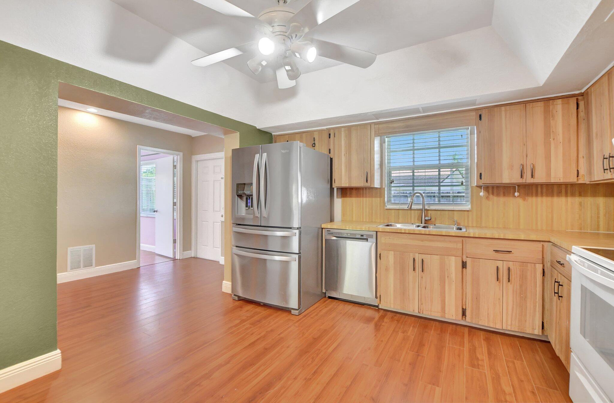 465 Northwest 13th Drive Boca Raton, FL 33486 - Photo 12 of 32 28-web-or-mls-DSC_0536