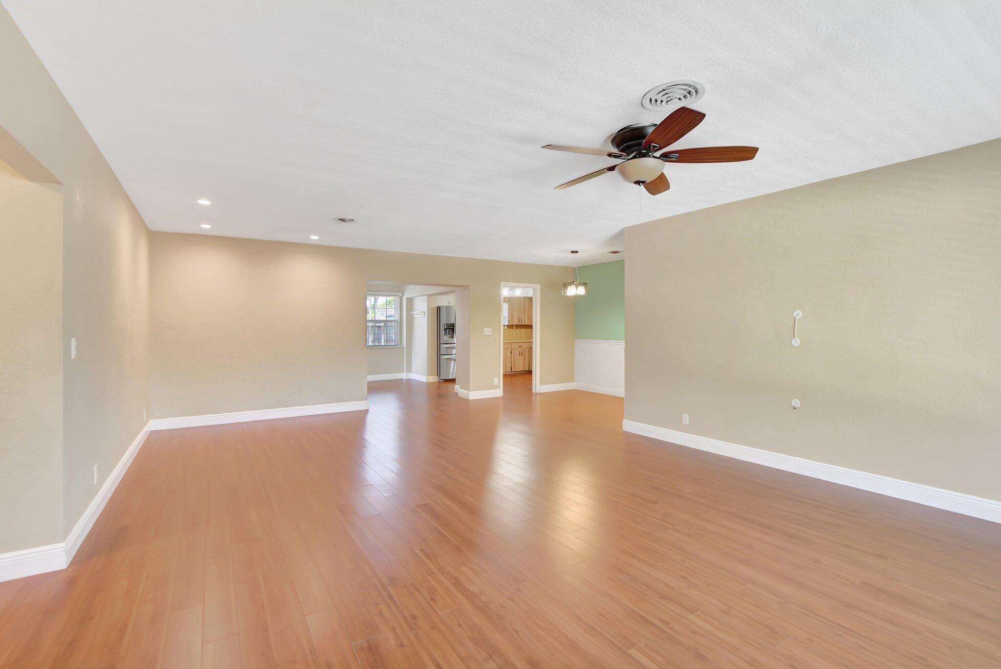465 Northwest 13th Drive Boca Raton, FL 33486 - Photo 6 of 32 20-web-or-mls-DSC_0491