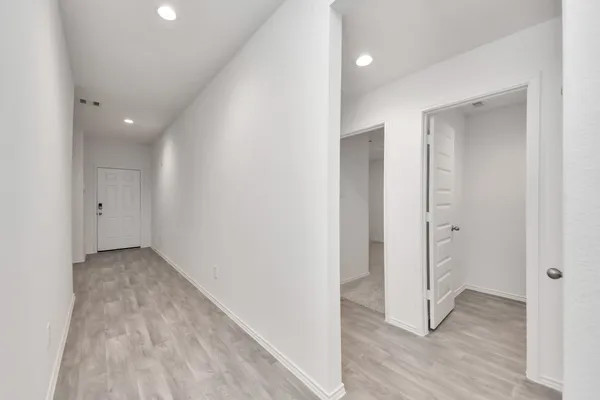 $2,100 | 2227 Laurel Bloom Lane, Sealy, TX 77474