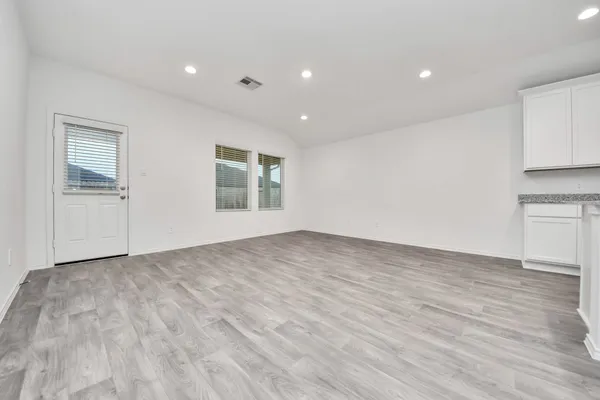 $2,100 | 2227 Laurel Bloom Lane, Sealy, TX 77474