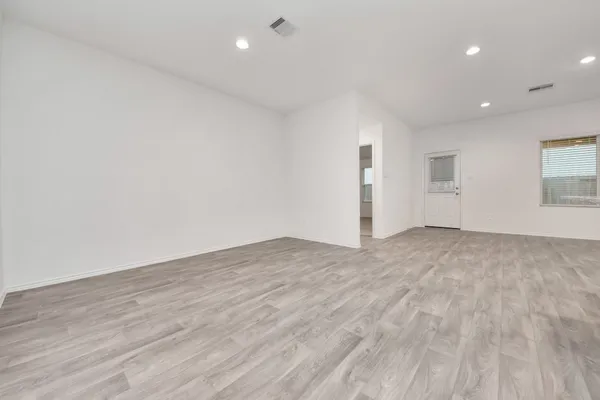 $2,100 | 2227 Laurel Bloom Lane, Sealy, TX 77474