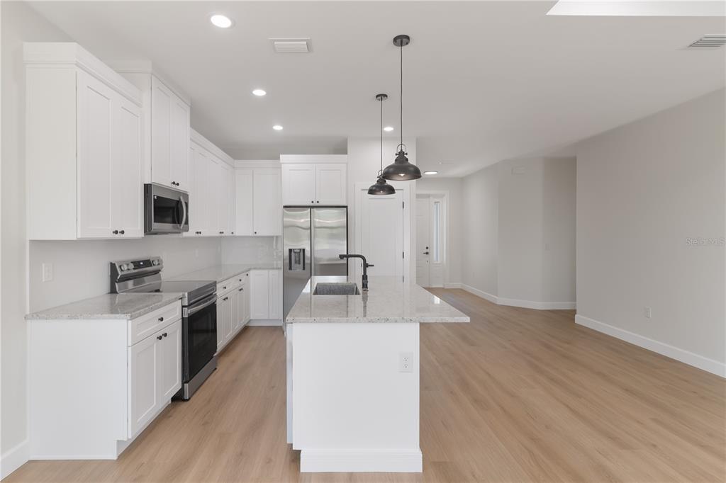 923 Cumberland Road Venice, FL 34293 - Photo 8 of 18