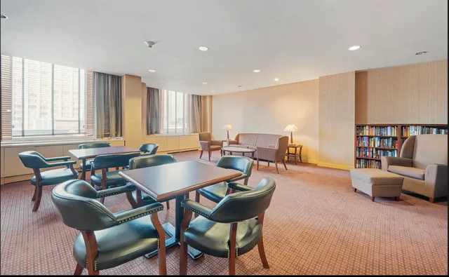 $695,000 | 350 East 82nd Street, Unit 7G | Upper East Side