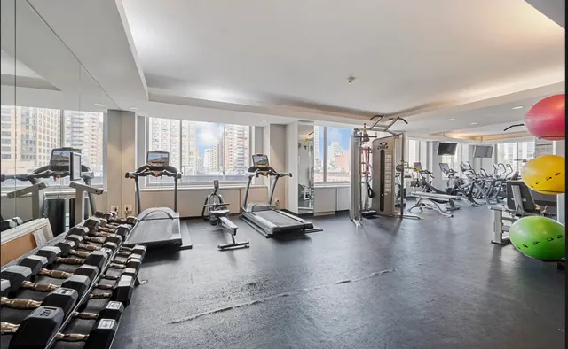$695,000 | 350 East 82nd Street, Unit 7G | Upper East Side