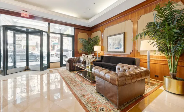 $695,000 | 350 East 82nd Street, Unit 7G | Upper East Side