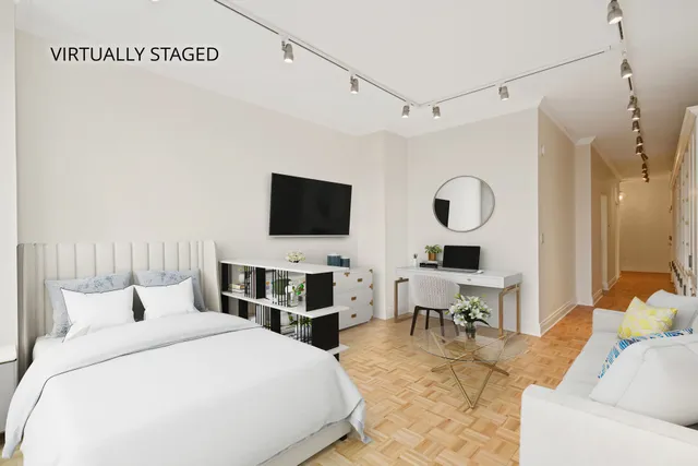 $695,000 | 350 East 82nd Street, Unit 7G | Upper East Side