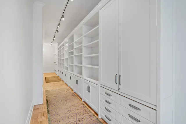 $695,000 | 350 East 82nd Street, Unit 7G | Upper East Side