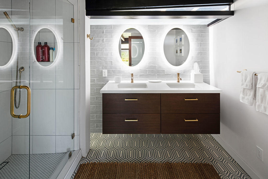 81 Chase Drive Santa Barbara, CA 93108 - Photo 11 of 22 a bathroom with a sink and a mirror