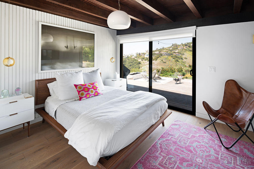 81 Chase Drive Santa Barbara, CA 93108 - Photo 10 of 22 a bedroom with a large bed and a window