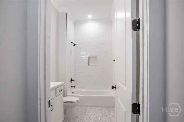 $2,950 | 1720 Barnard Street, Savannah, GA 31401